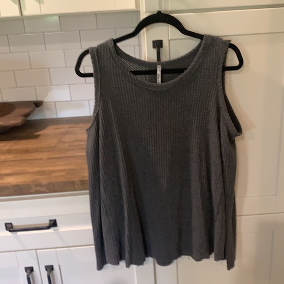 Gray cold shoulder tunic - Picture 2 of 5